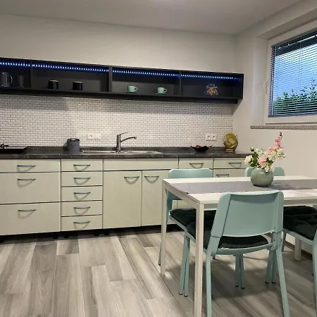 Oasis Garden Apartma *