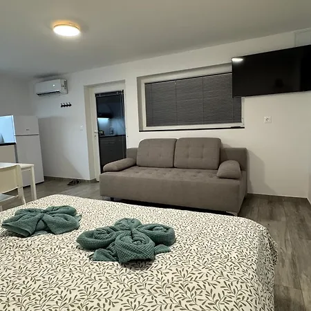 Oasis Garden Apartment *